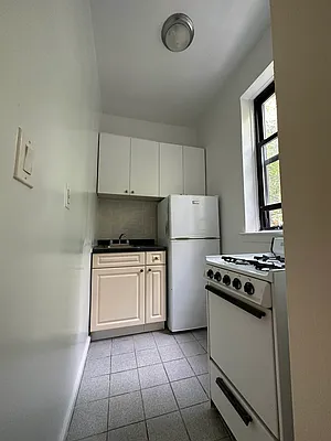 Rented by Bond New York | media 12