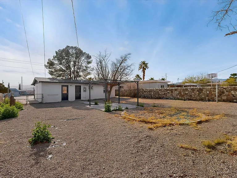 6203 Trowbridge Dr — Photo 34