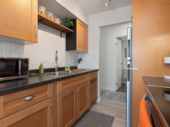 5th image of 2211 Clearbrook Rd #313