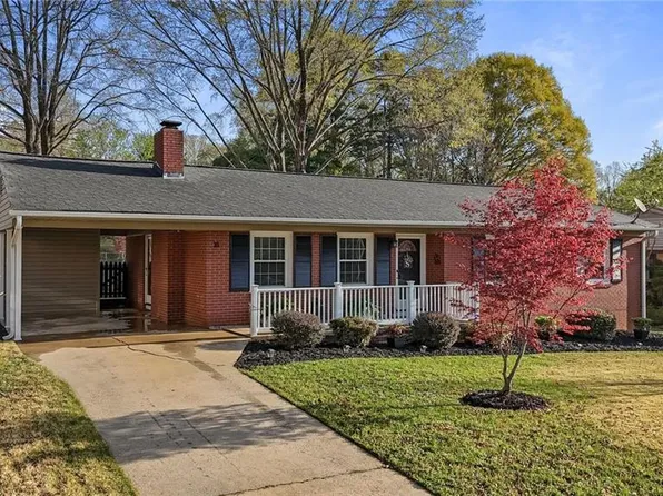 10 Woodhaven Dr, Lexington, NC 27295