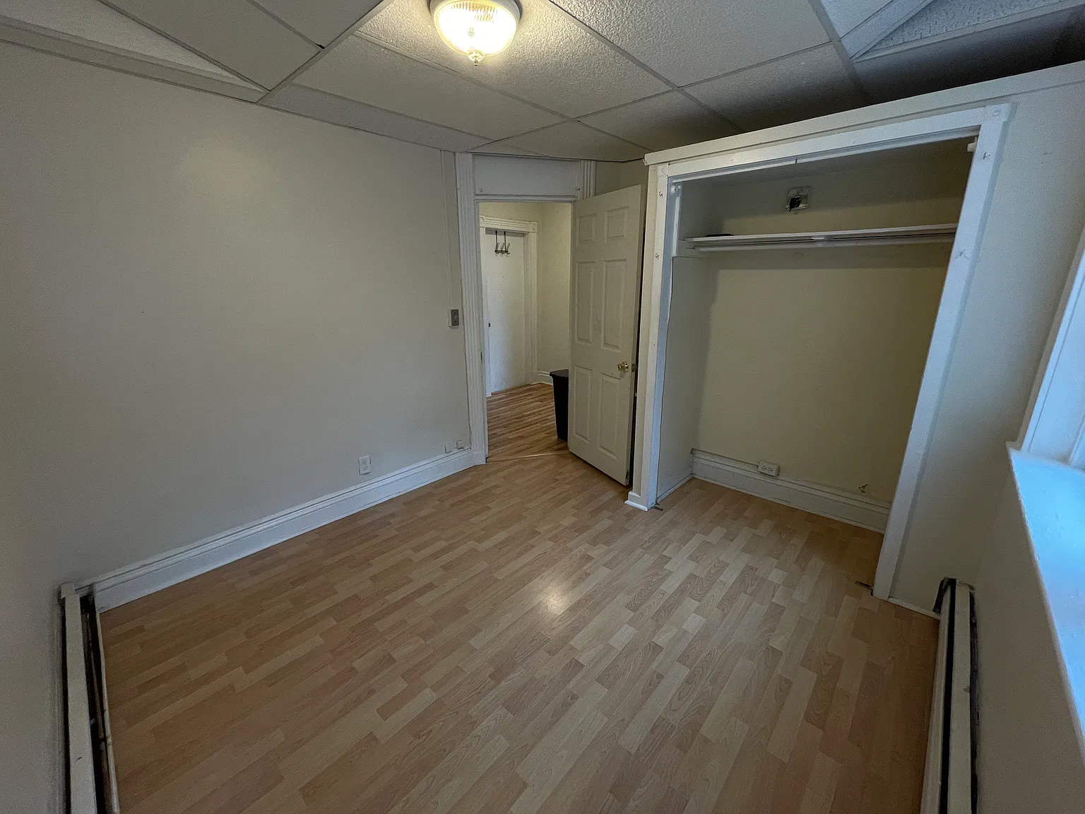 3 bed, 630 sqft, $2,900 — Photo 2