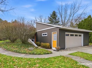 7500 Cascade Rd SE, Grand Rapids, MI