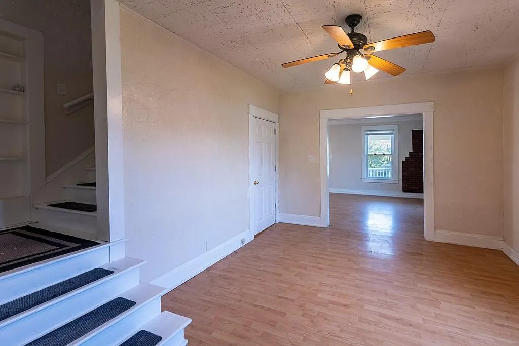 3 bed, 1.5 bath, 1314 sqft, $1,100 — Photo 2