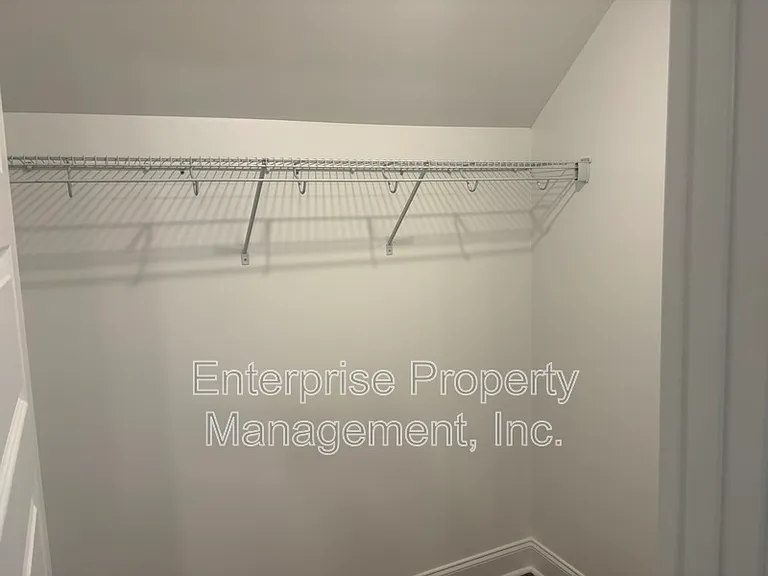 564 Holden Dr — Photo 26