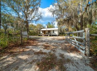 15605 NE 236th St, Fort Mc Coy, FL 32134