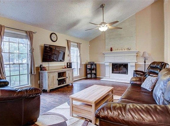 3rd image of 311 Gentilly Dr