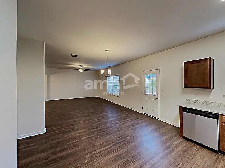 159 Biscayne Ter — Photo 4