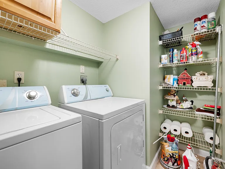 3301 Crystal Ct #D — Photo 16
