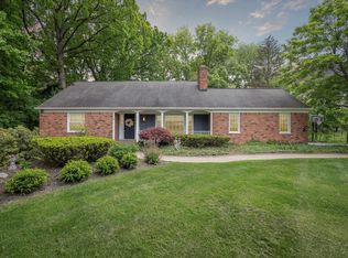 4053 Barnaby Ct, West Bloomfield, MI 48323