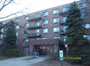 400 Manda Ln UNIT 421, Wheeling, IL 60090