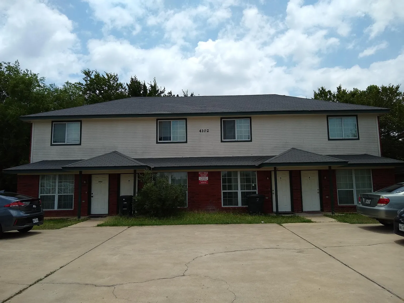 2 bed, 1.5 bath, 950 sqft, $750 — Photo 1