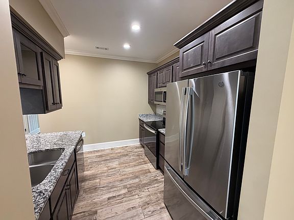 5th image of 6 Charlton St NW #9