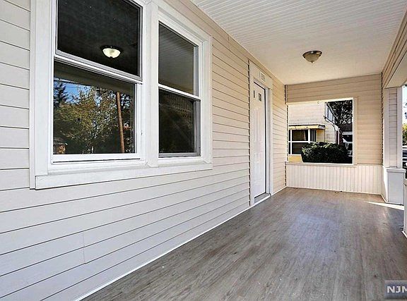 2nd image of 129 Lincoln Blvd