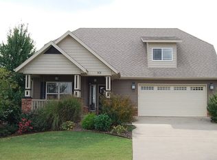 908 NE Carnahan Ct, Bentonville, AR 72712