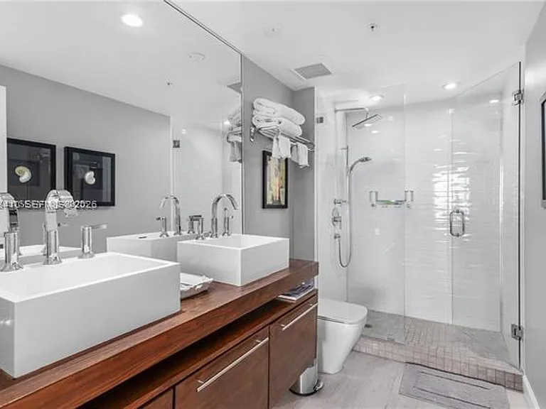335 Biscayne #2309 — Photo 20