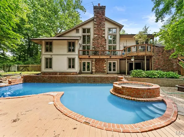 42 Rolling Rock Ct, Saint Louis, MO 63124