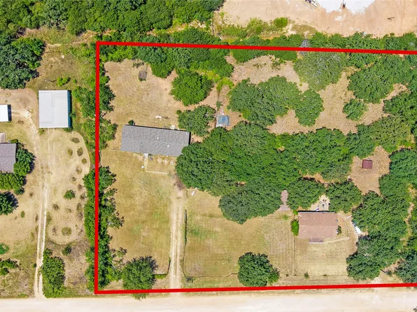 2309 Daniels Dr, Joshua, TX 76058