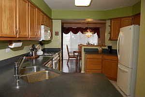 4th image of 52 Ione Dr Unit C