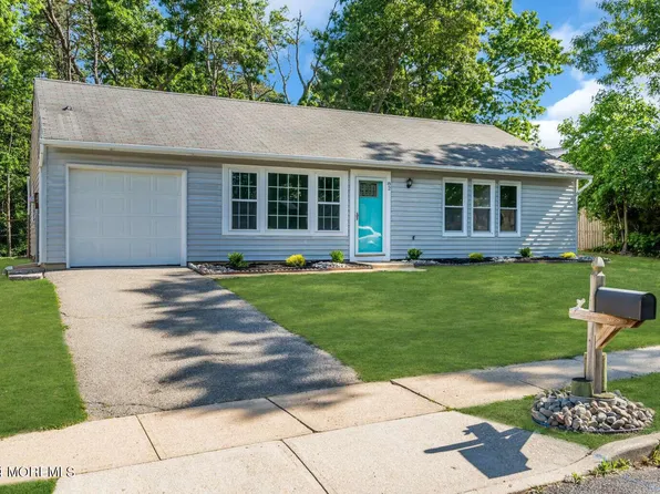 82 Bowline Street, Barnegat, NJ 08005