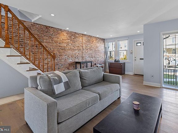 3rd image of 213 Pensdale St