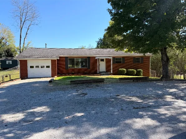 112 Harrison St, Harriman, TN 37748