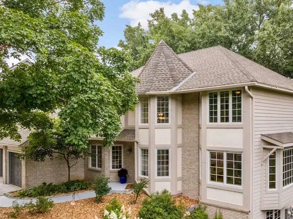 15395 Highland Blf, Minnetonka, MN 55345