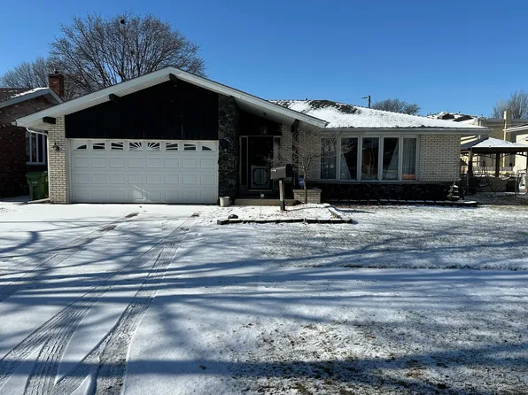 9526 S Kilbourn Ave, Oak Lawn, IL 60453