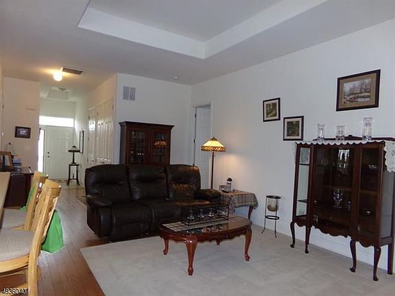 5th image of 4 Sylvia St