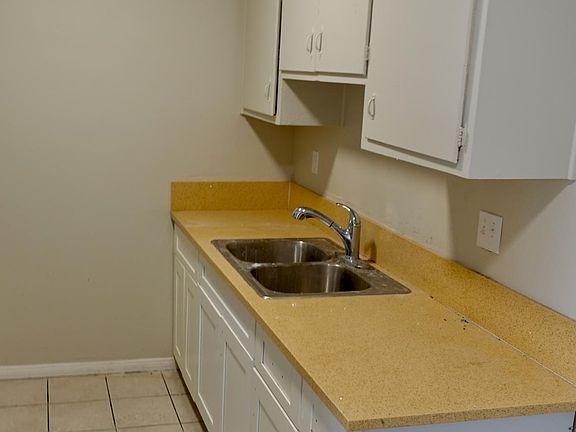 4th image of 4369 51st St #7