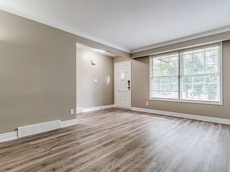 19 Friars Ct — Photo 9
