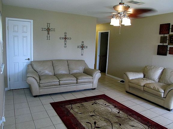 3rd image of 4001 Thomason Dr