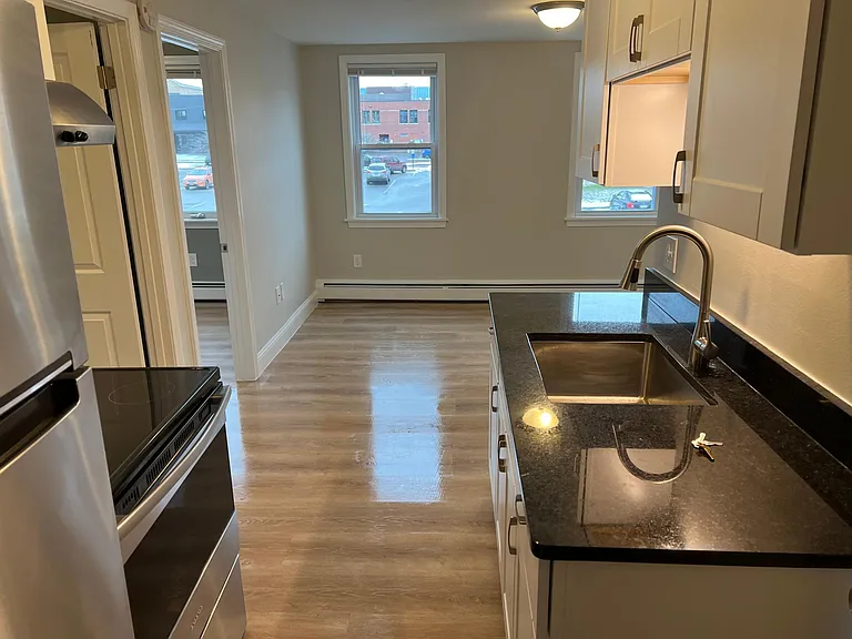 39 Franklin St #202 — Photo 4