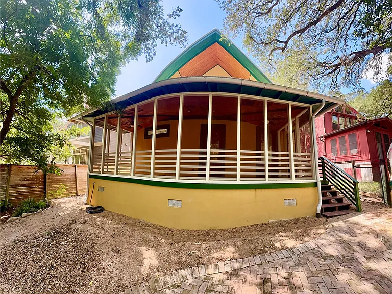 702 W Gibson St — Photo 40