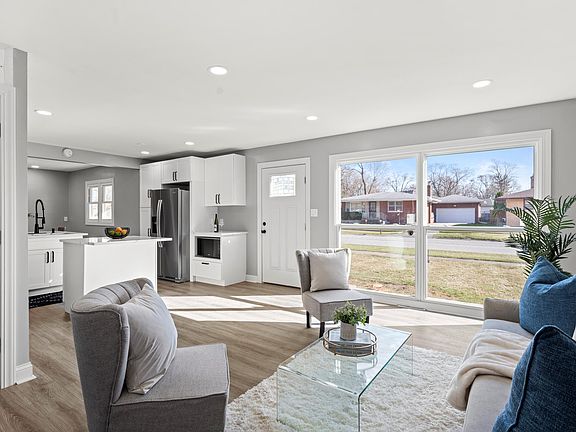3rd image of 300 E 52nd Ave