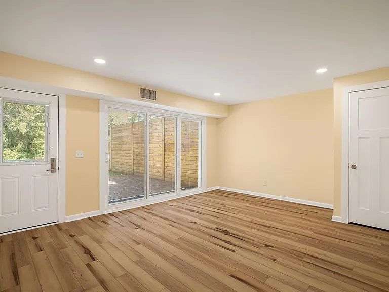 2112A Sanborn Dr — Photo 16