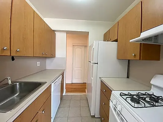 Rented by Queens Apartments Realty LLC | media 2