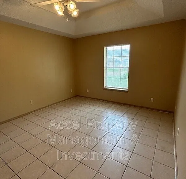 1201 W Carmen Ave #2 — Photo 11