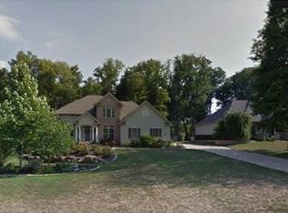 7366 Oakcrest Dr, Hubbard, OH 44425