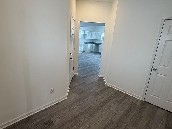 2nd image of 1445 Elm St