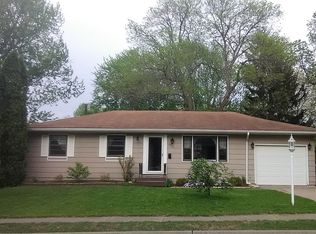 2727 N Pine St, Davenport, IA 52804