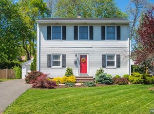 728 Wilson Ct, River Vale, NJ 07675