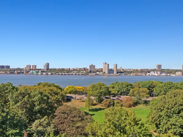 11 Riverside Drive image 1 of 19