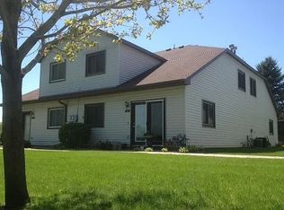 101 E 6th St NW #E, Elk River, MN 55330
