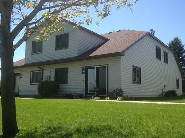 101 E 6th St NW #E, Elk River, MN 55330