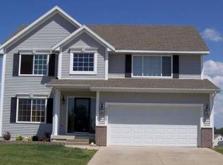 4820 Addison Dr, Cedar Falls, IA 50613