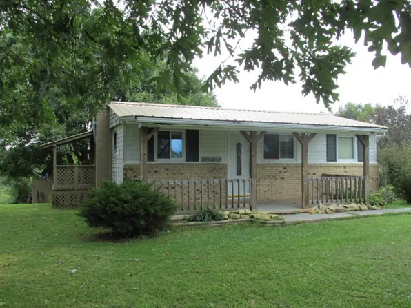 1725 Old Walton Rd, Monterey, TN 38574