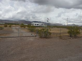 4165 N Dilkon Rd, Golden Valley, AZ 86413