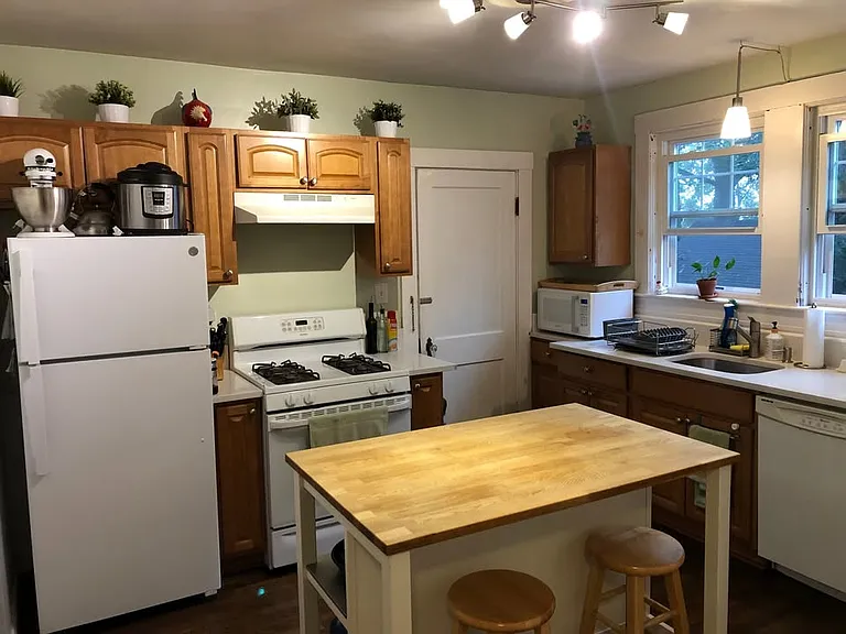 361 Cornell St — Photo 3