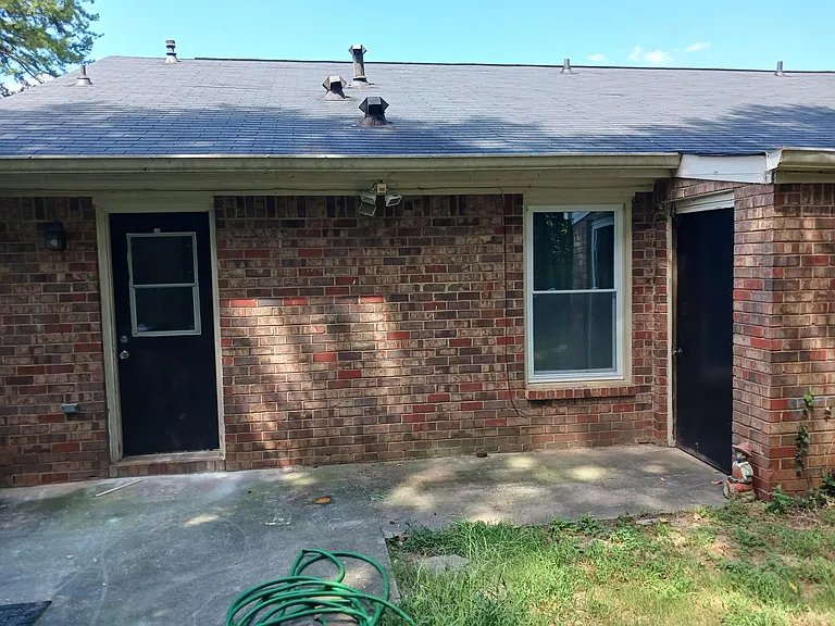 506 Charleston Ln — Photo 16