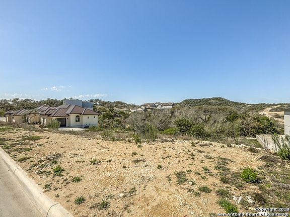 3rd image of 11 Edens Canyon
